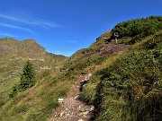 18 Seguendo la linea di cresta tra Valle di Roncobello a sx e Valle della Corte a sx